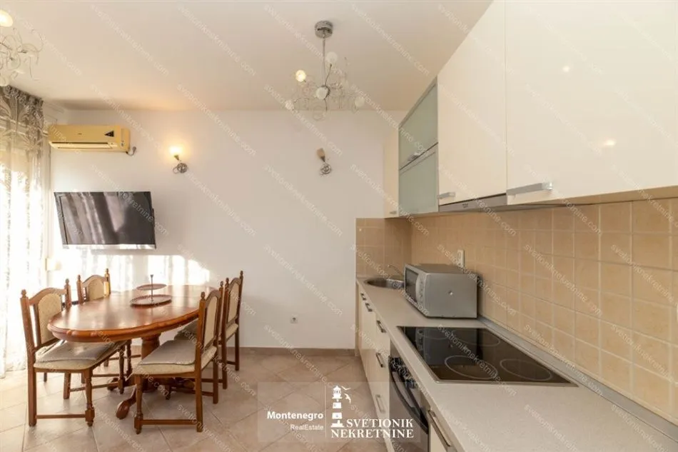 Prodaja, dvosoban stan, 65m², Đenovići, Herceg Novi