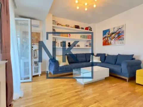 Izdavanje, dvosoban stan, 70m², Centar, Podgorica - image 9