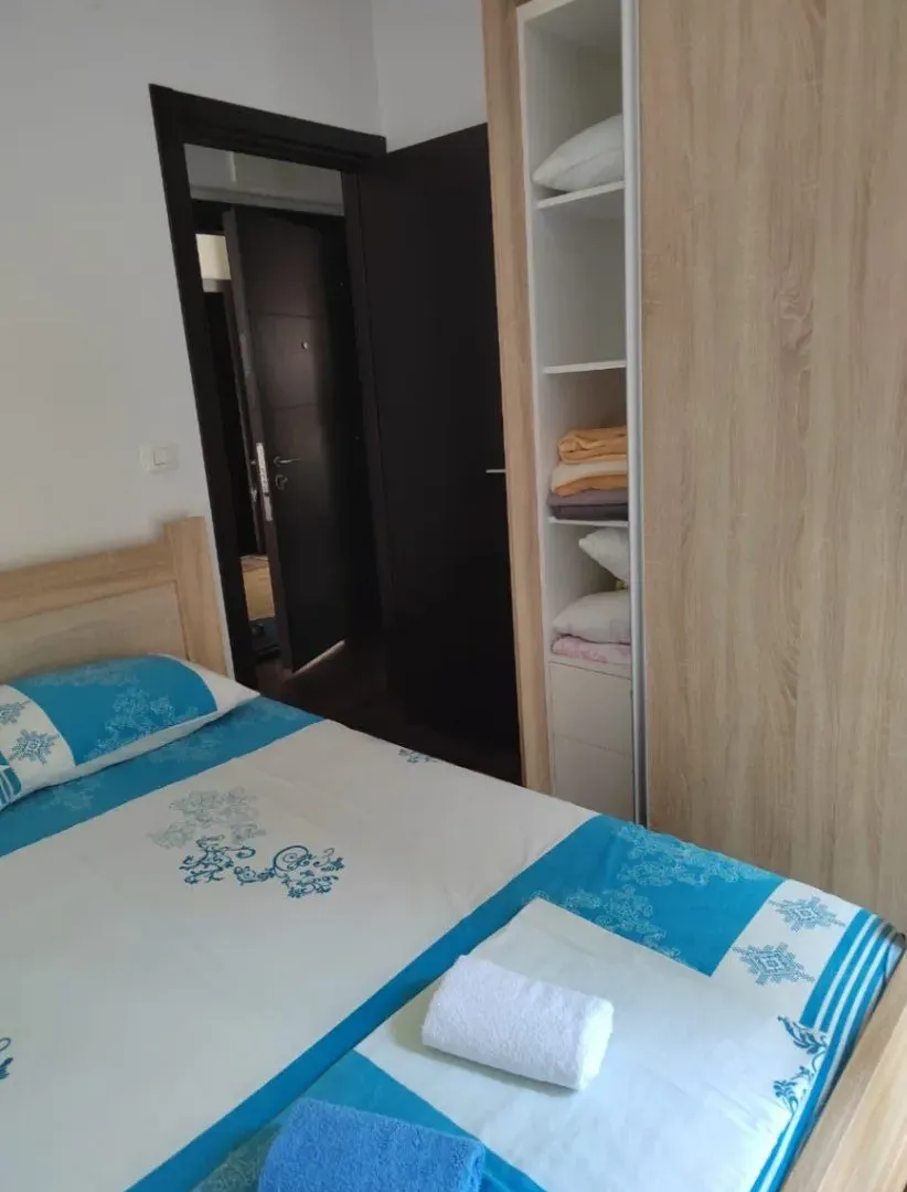Rent, one bedroom apartment, 43m², Slovenska Plaža, Budva