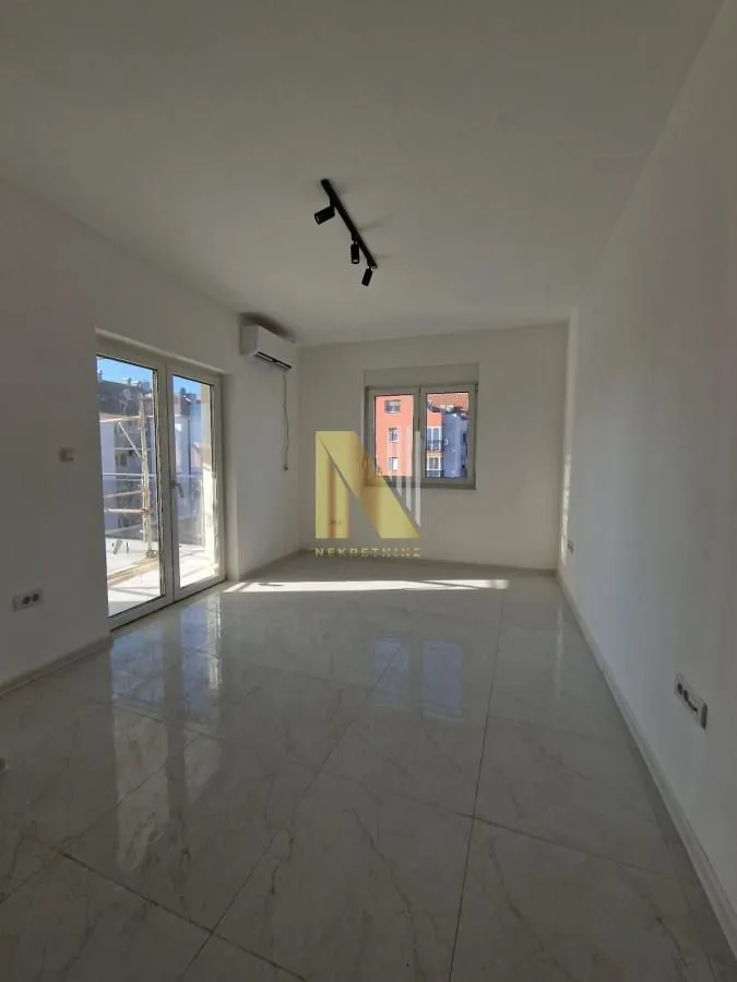 Rent, office space, 495m², Centar, Novi Sad