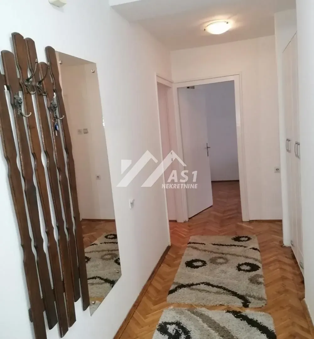 Izdavanje, dvosoban stan, 60m², Sajam, Novi Sad Sve Podlokacije
