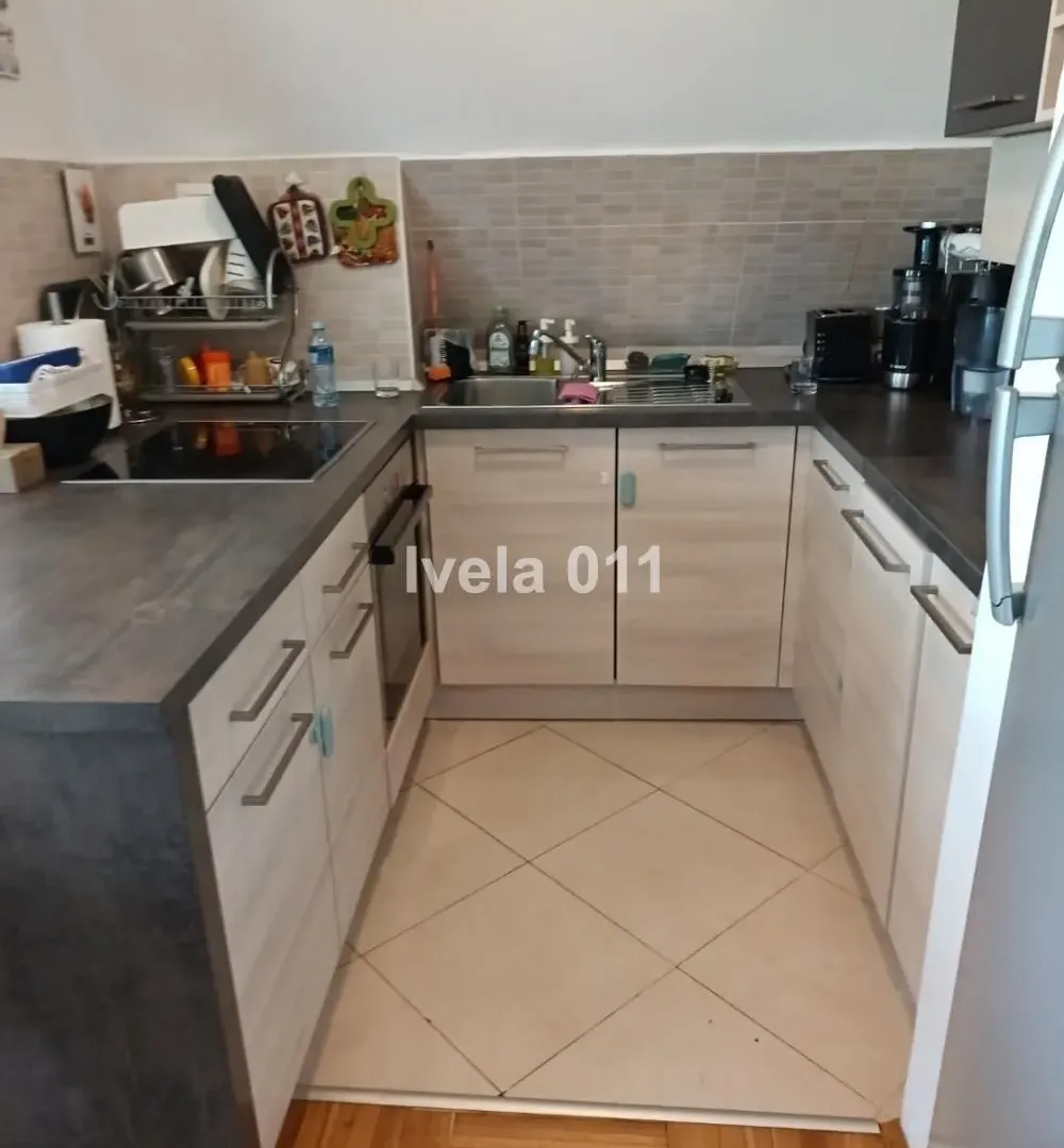 Prodaja, četvorosoban stan, 98m², Voždovac Sve Podlokacije, Beograd