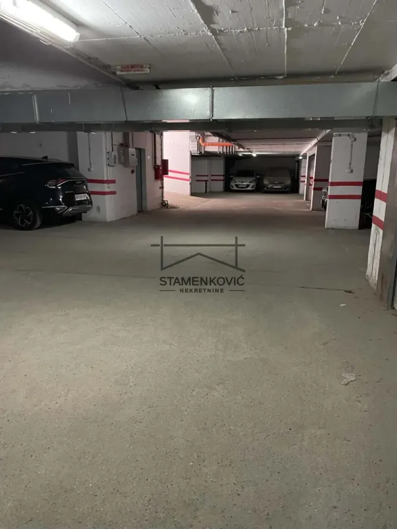 Prodaja, četvorosoban stan, 90m², Adamovićevo Naselje, Novi Sad Sve Podlokacije