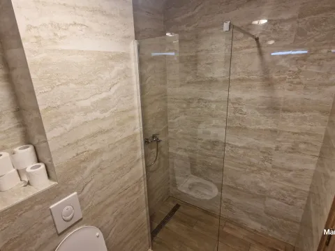 Izdavanje, dvosoban stan, 70m², Radanovići, Kotor - image 12