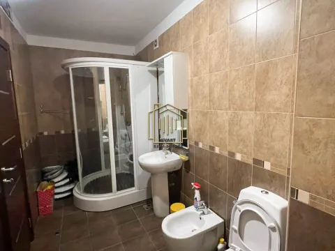 Prodaja, četvorosoban stan, 220m², Preko Morače, Podgorica - image 22