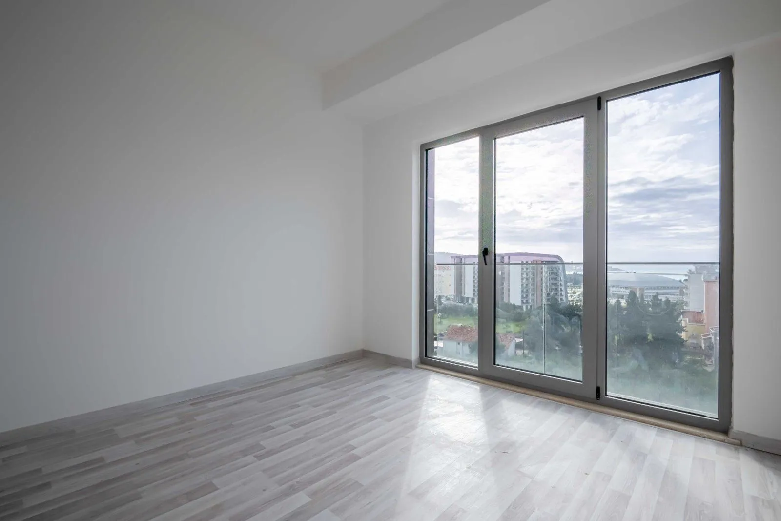 Sale, two bedroom apartment, 75m², Centar, Bar