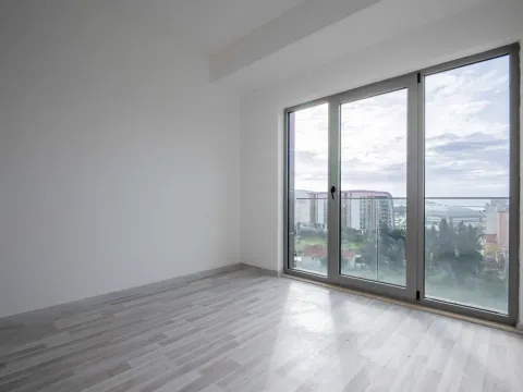 Prodaja, dvosoban stan, 75m², Centar, Bar - image 4