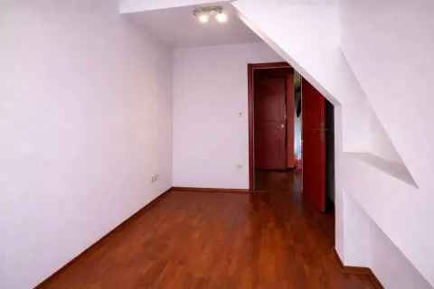 Prodaja, trosoban stan, 66m², Centar, Podgorica - image 9