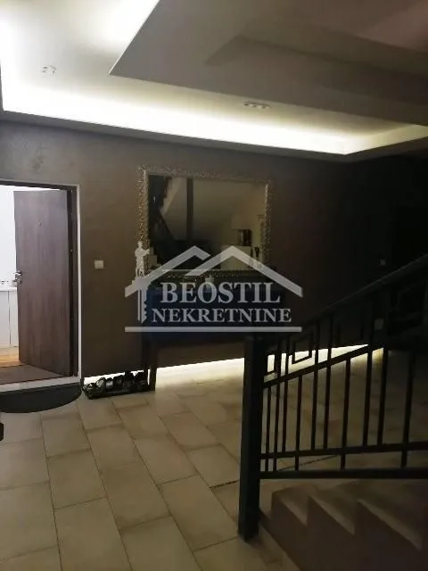 Prodaja, trosoban stan, 80m², Ledine, Beograd
