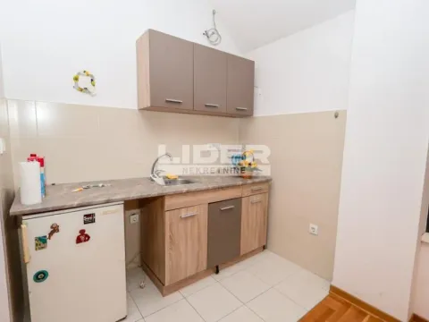 Izdavanje, poslovni prostor, 45m², Čukarica, Beograd - image 6