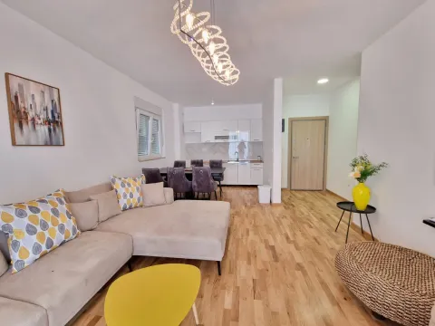 Sale, one bedroom apartment, 42m², Bečići, Budva - image 19