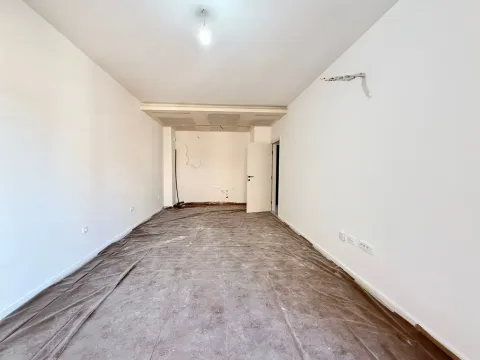 Prodaja, dvosoban stan, 65m², Stari Aerodrom, Podgorica - image 2