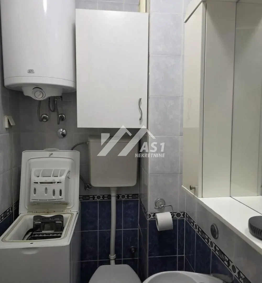 Izdavanje, jednosoban stan, 27m², Bulevar Oslobodjenja, Novi Sad Sve Podlokacije