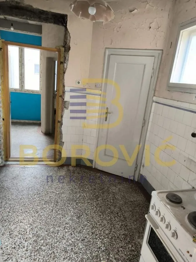 Sale, three bedroom apartment, 77m², Stari Grad, Beograd