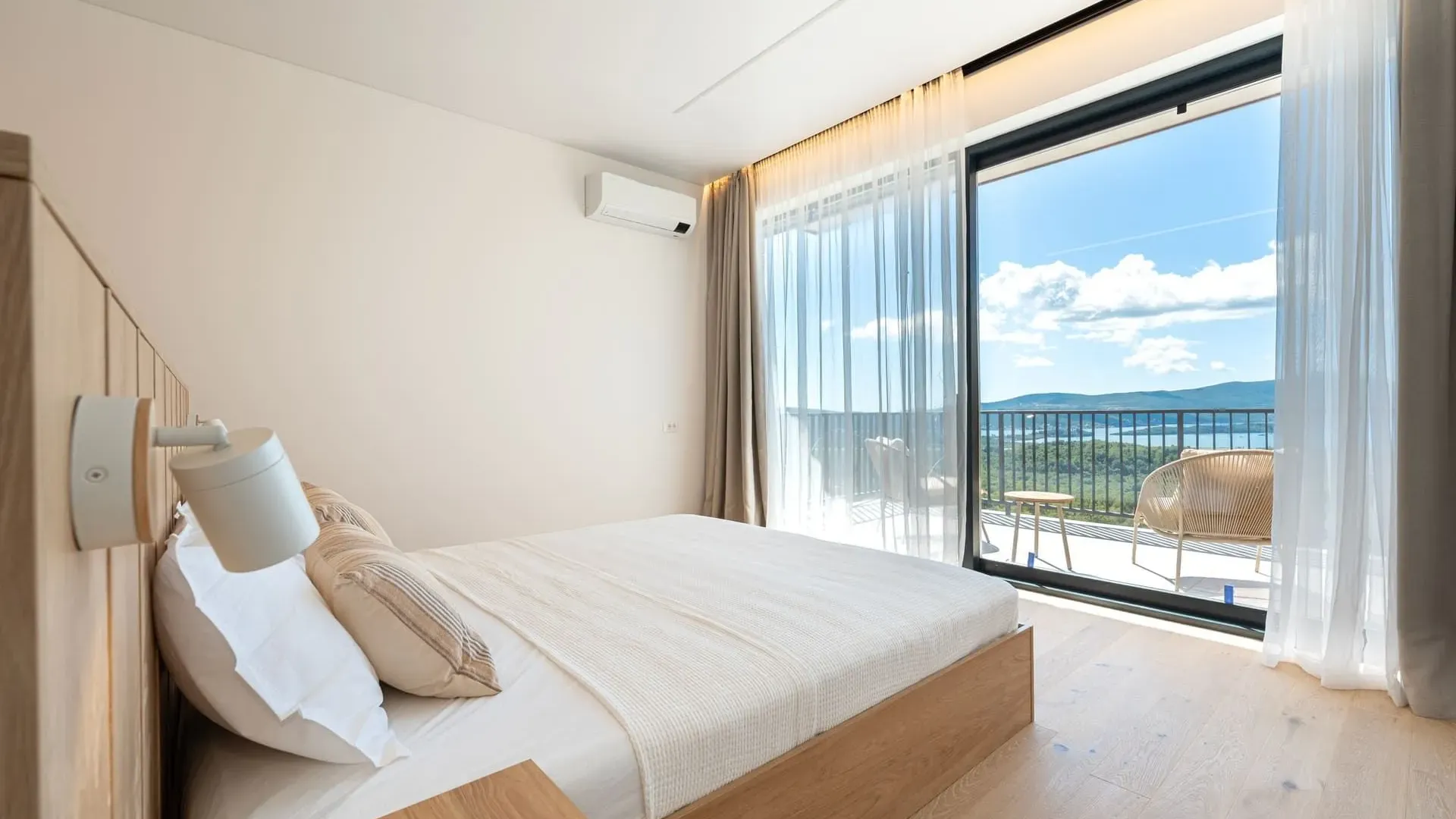 Izdavanje, kuća, 200m², Kavač, Kotor
