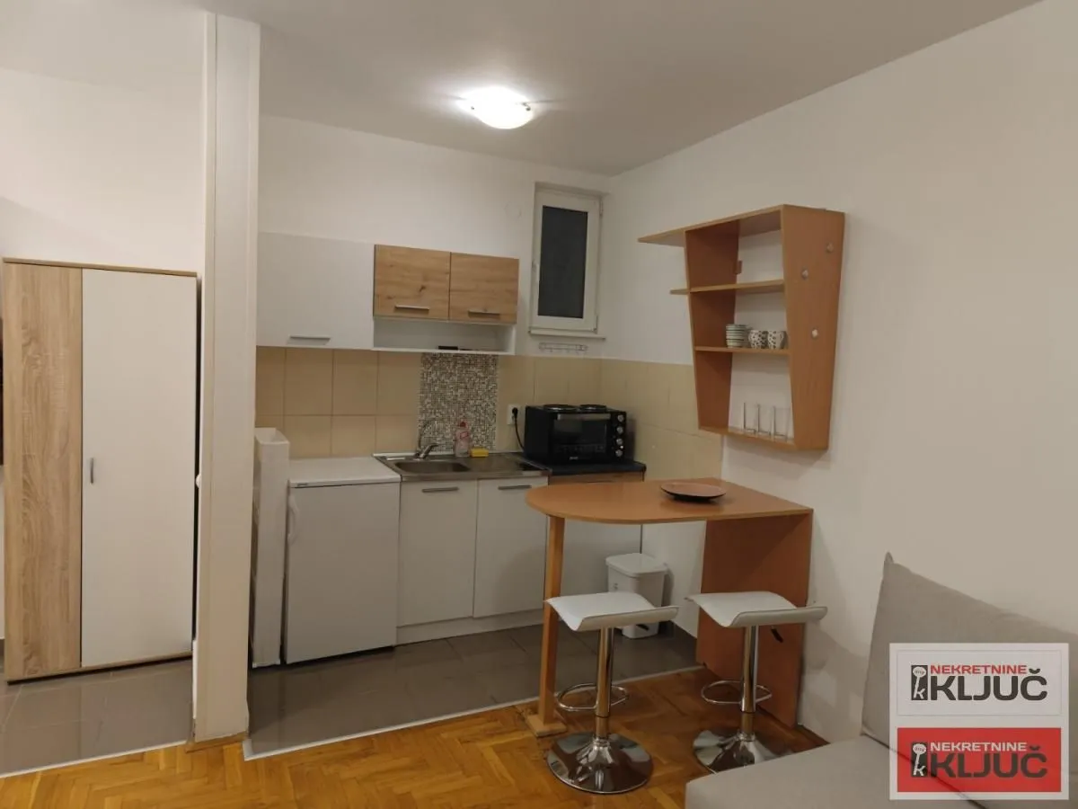 Izdavanje, garsonjera, 29m², Spens, Novi Sad Sve Podlokacije