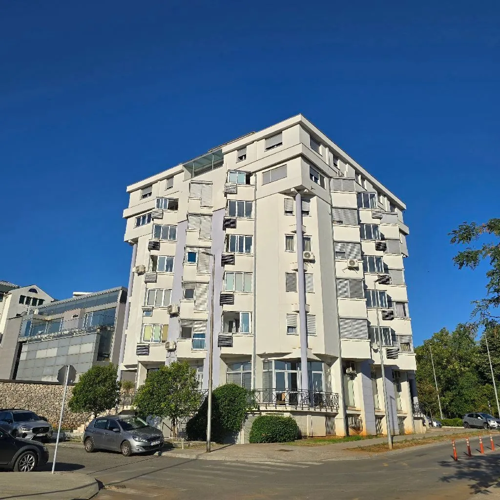 Prodaja, dvosoban stan, 64m², Obala Morače, Podgorica