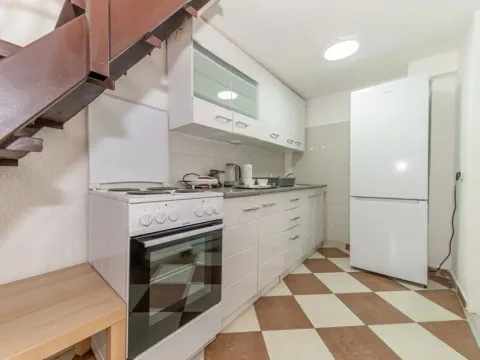 Izdavanje, jednosoban stan, 28m², Sutomore, Bar - image 5