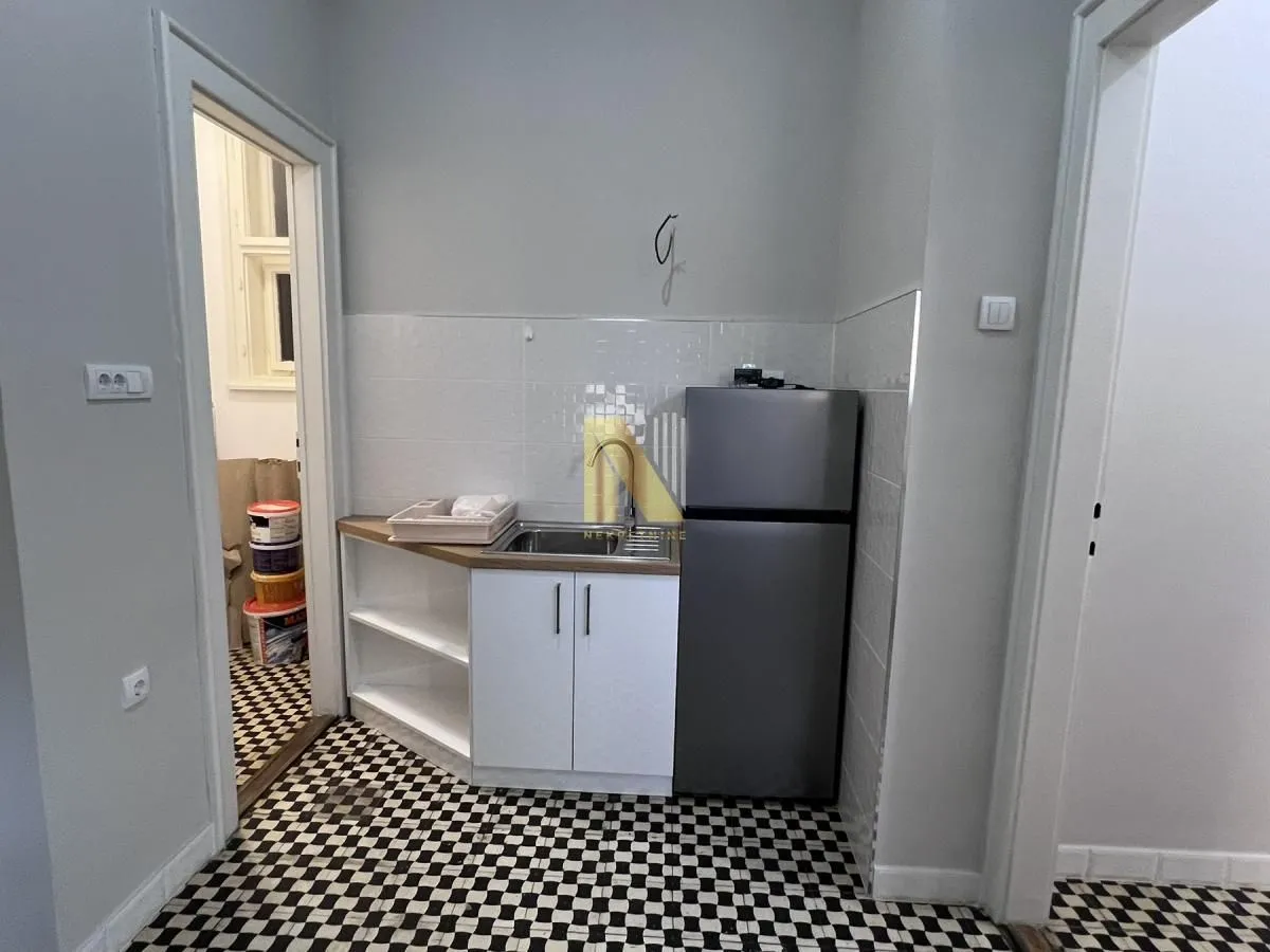 Izdavanje, četvorosoban stan, 123m², Centar, Novi Sad