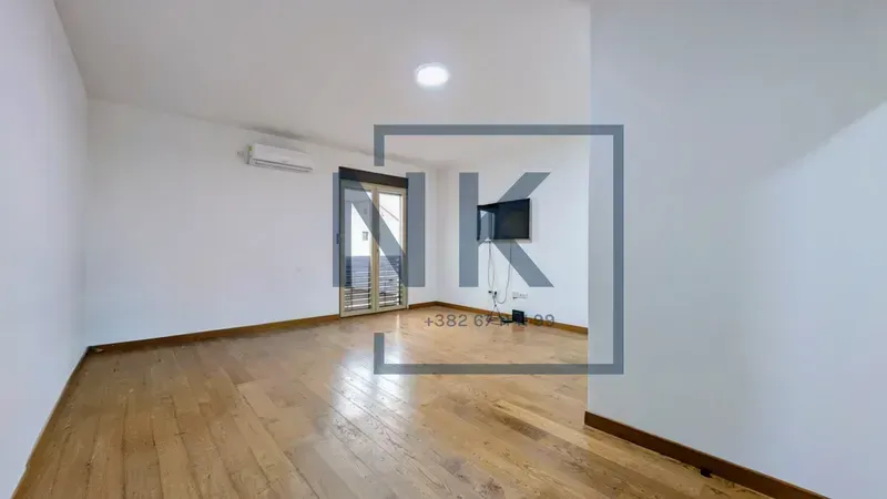 Izdavanje, poslovni prostor, 56m², City Kvart, Podgorica