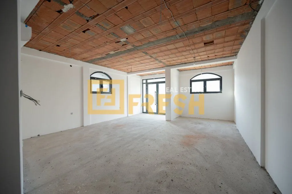 Rent, office space, 110m², Momišići, Podgorica