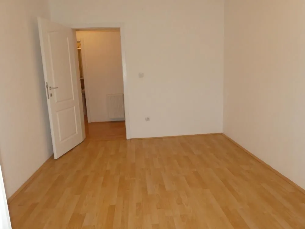 Prodaja, trosoban stan, 79m², Centar, Jagodina