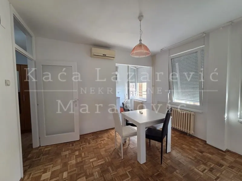 Izdavanje, jednosoban stan, 34m², Vračar Sve Podlokacije, Beograd