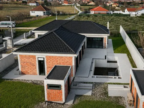 Sale, house, 259m², Donji Kokoti, Podgorica - image 2