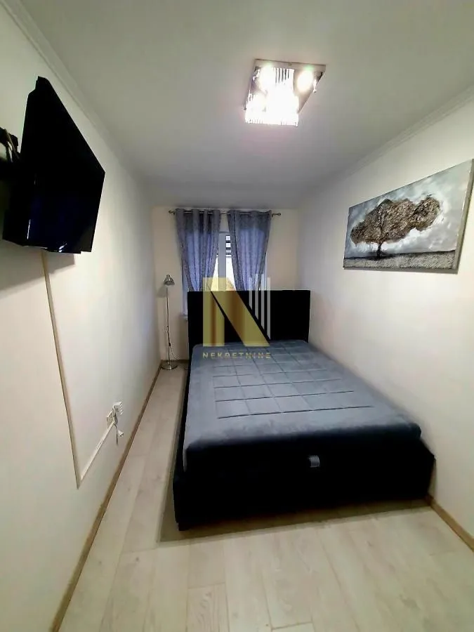 Izdavanje, jednosoban stan, 50m², Centar, Novi Sad