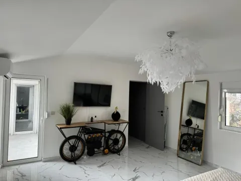 Sale, two bedroom apartment, 78m², Lazi, Budva - image 11