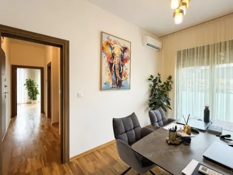 Prodaja, dvosoban stan, 52m², Tološka šuma, Podgorica - image 4