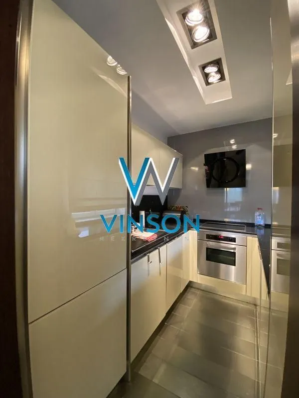 Prodaja, četvorosoban stan, 110m², Centar, Novi Sad