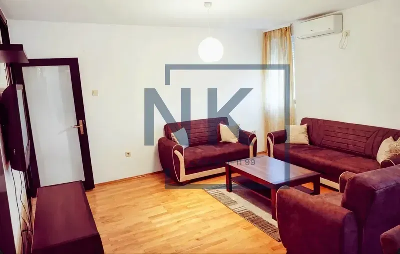 Izdavanje, jednosoban stan, 60m², Blok 5, Podgorica