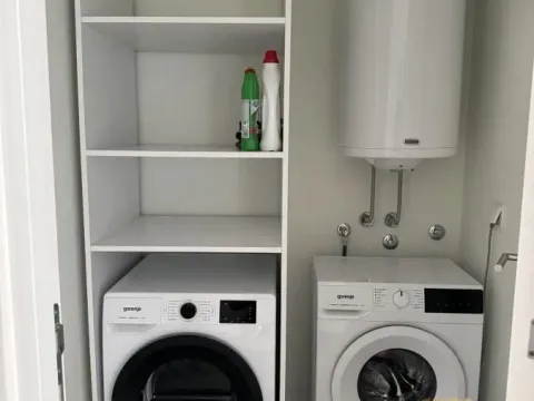 Izdavanje, trosoban stan, 83m², Savski Venac, Beograd - image 11