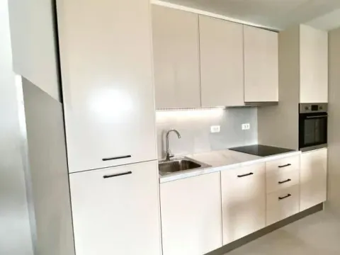 Izdavanje, trosoban stan, 75m², Bulevar, Niš - image 3