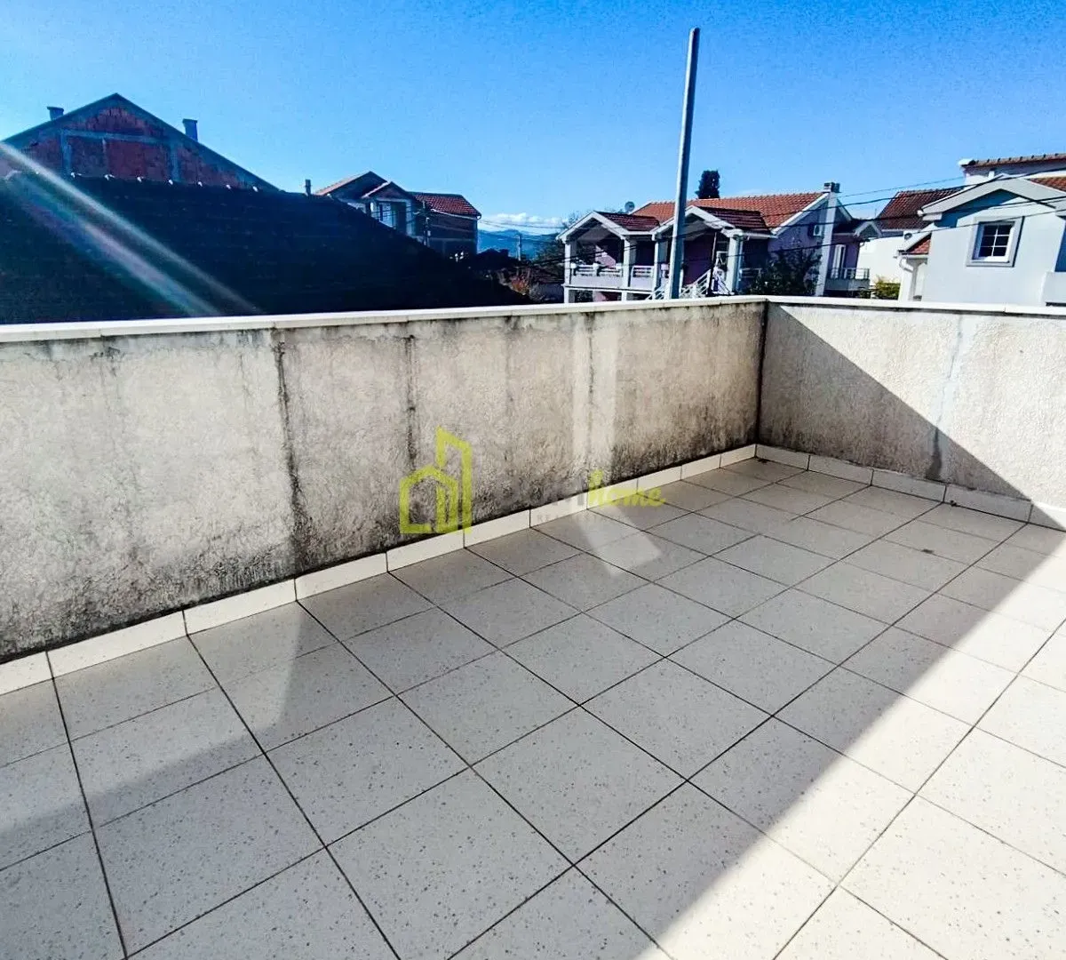 Sale, house, 220m², Tološka šuma, Podgorica