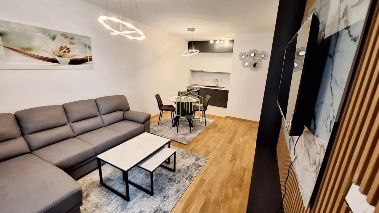 Izdavanje, jednosoban stan, 46m², City Kvart, Podgorica