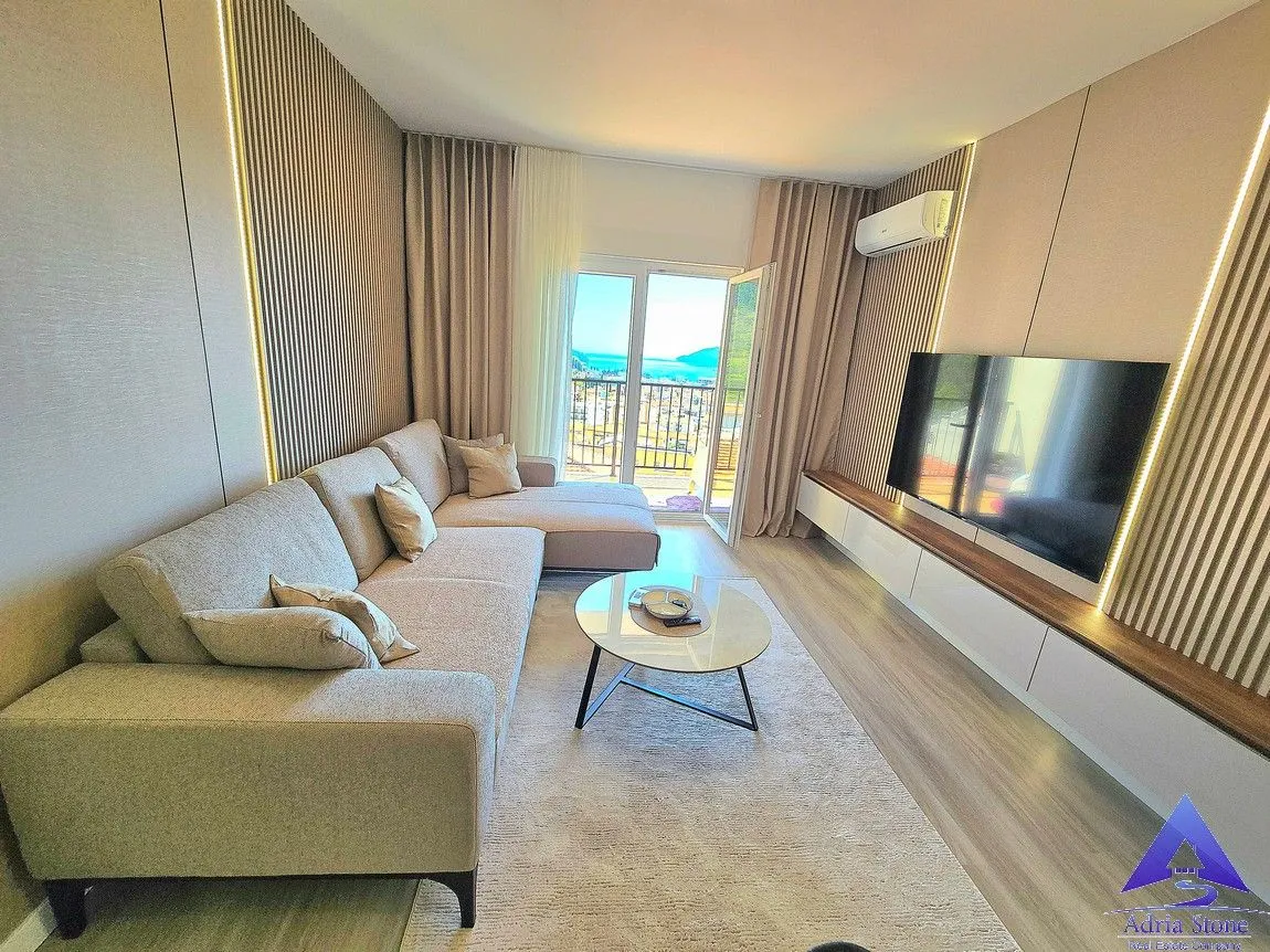 Prodaja, dvosoban stan, 63m², Lazi, Budva