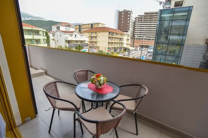Rent, one bedroom apartment, 45m², Centar, Budva