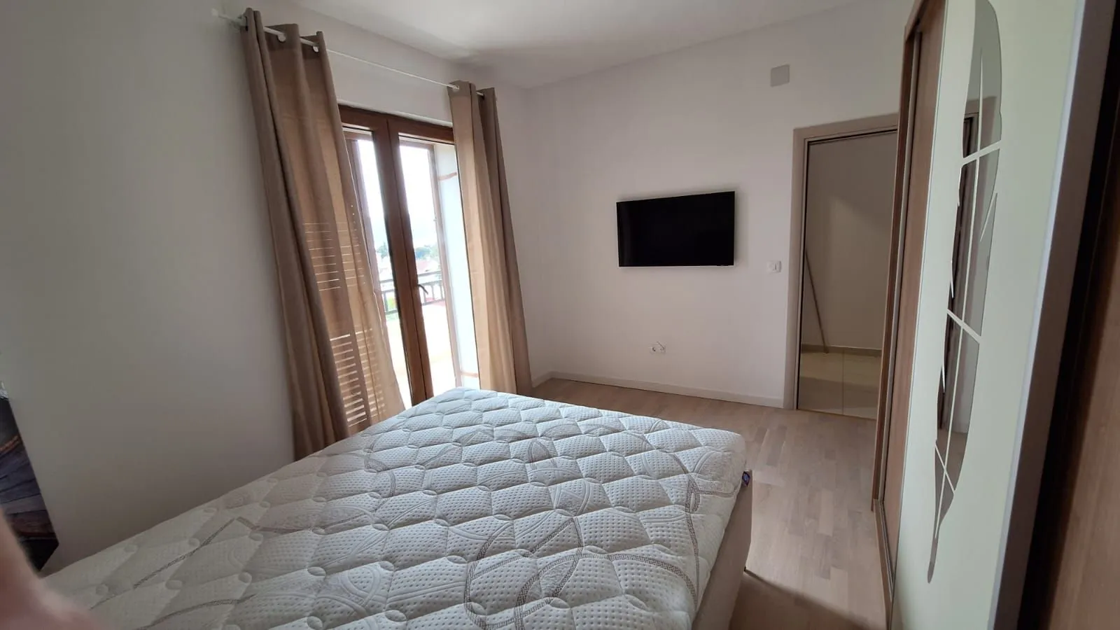 Prodaja, trosoban stan, 220m², Tivat, Crna Gora