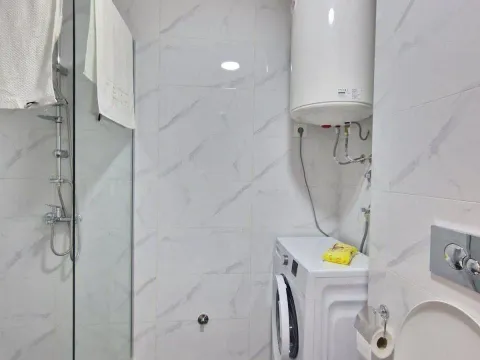 Sale, one bedroom apartment, 39m², Bečići, Budva - image 9