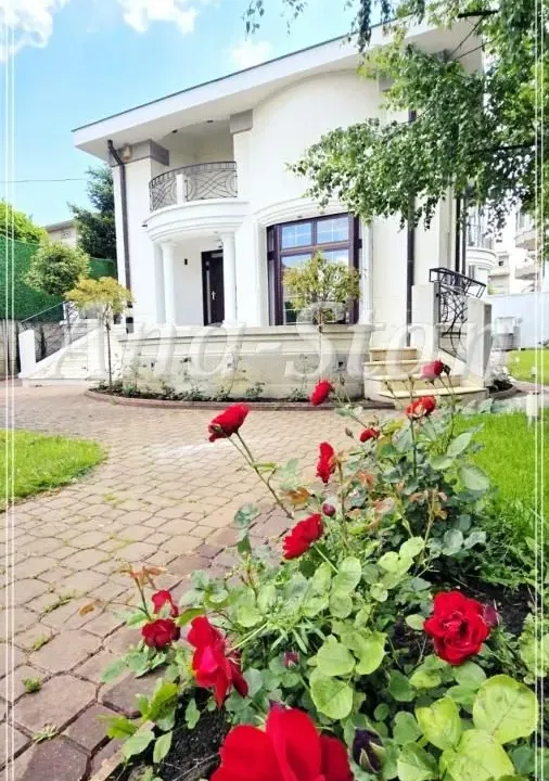 Rent, house, 290m², Voždovac Sve Podlokacije, Beograd