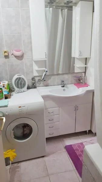 Izdavanje, dvosoban stan, 50m², Centar, Niš