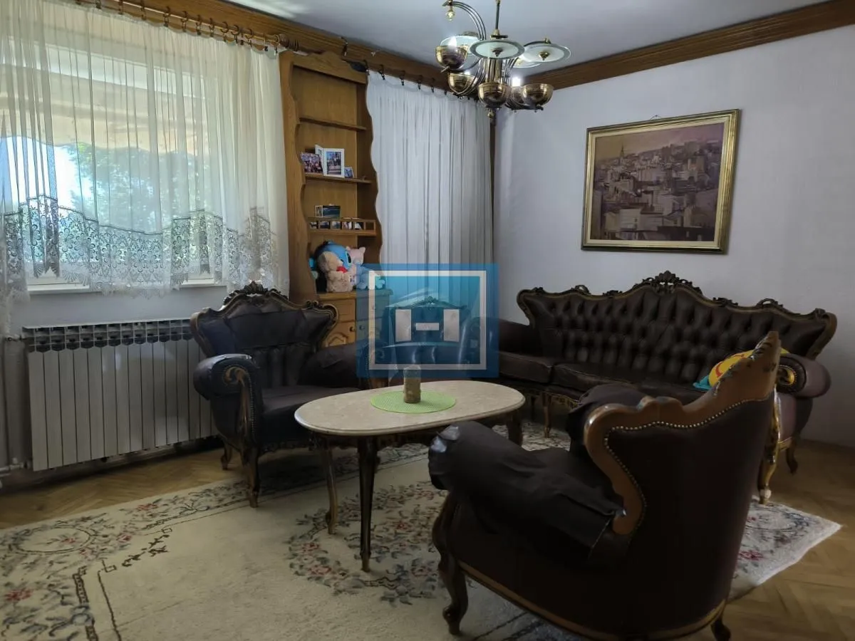 Rent, house, 238m², Ćuprija, Srbija