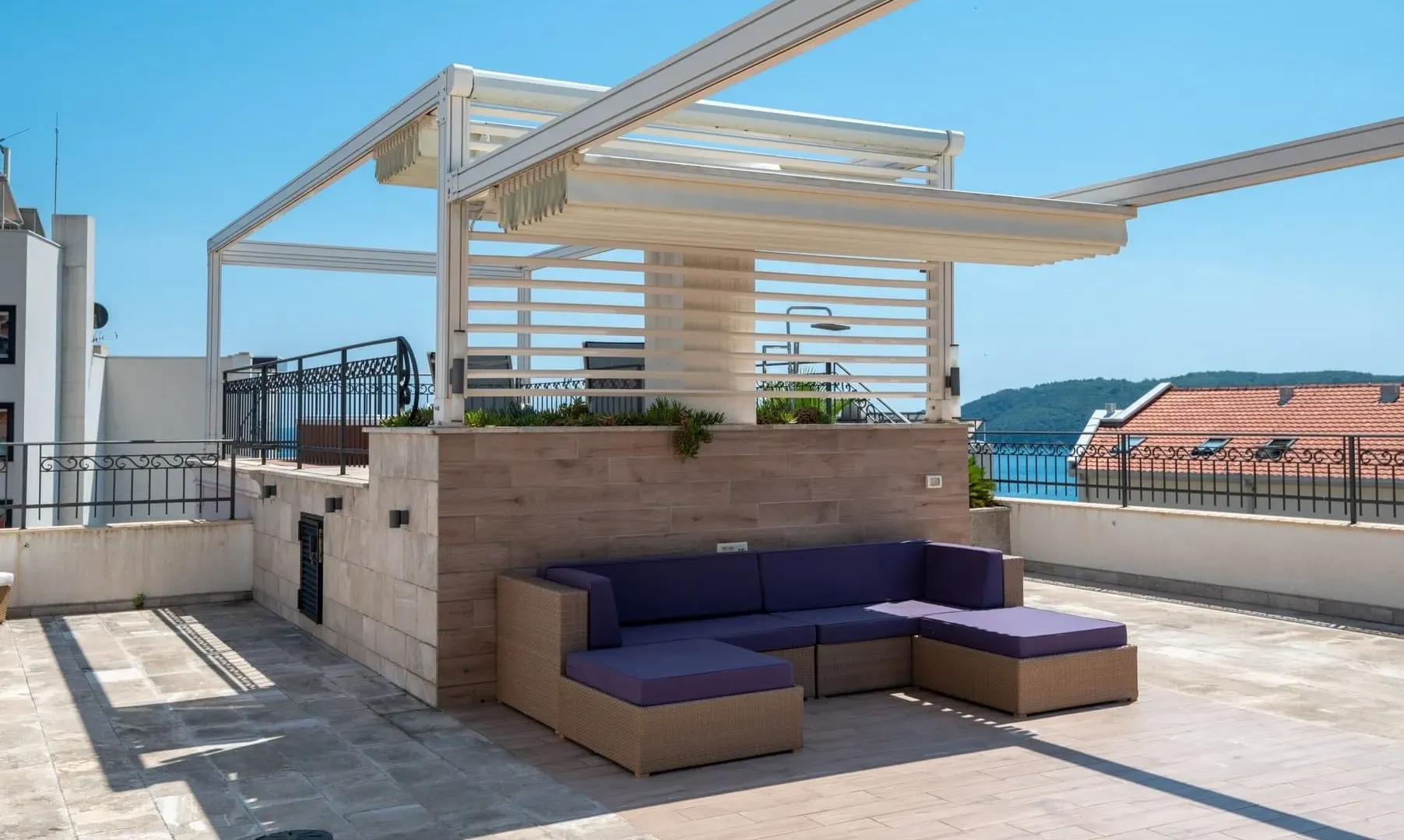 Sale, two bedroom apartment, 265m², Bečići, Budva