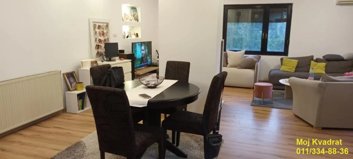 Prodaja, trosoban stan, 111m², Borča 1, Borča Sve Podlokacije