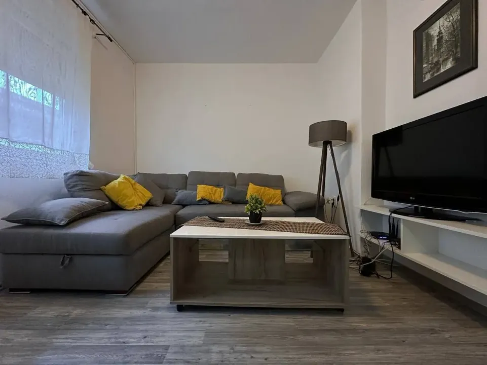 Rent, one bedroom apartment, 37m², Centar, Budva