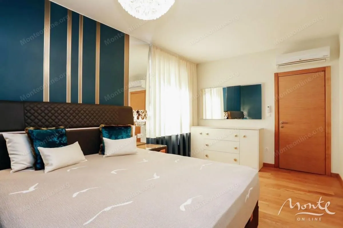 Sale, three bedroom apartment, 220m², Rafailovići, Budva