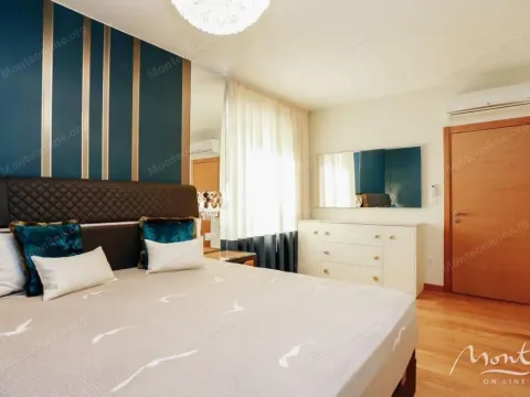 Sale, three bedroom apartment, 220m², Rafailovići, Budva - image 5