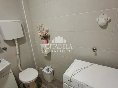 Izdavanje, trosoban stan, 78m², Kanarevo Brdo, Beograd - image 10